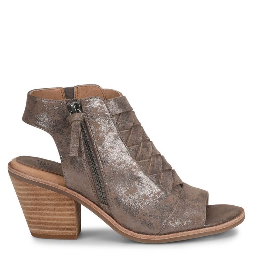 Sofft soft sandals open toe like new in size 7.5 smoke suede (metallic) color - Picture 2 of 7